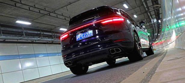 武汉保时捷车友会Turbo后缀的含义 试驾2022款保时捷Cayenne Turbo